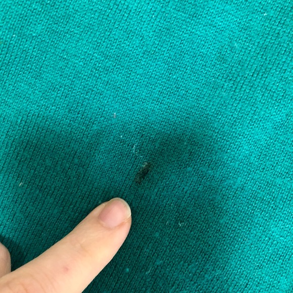 100% Merino green J Crew V Neck sweater - Picture 3 of 4